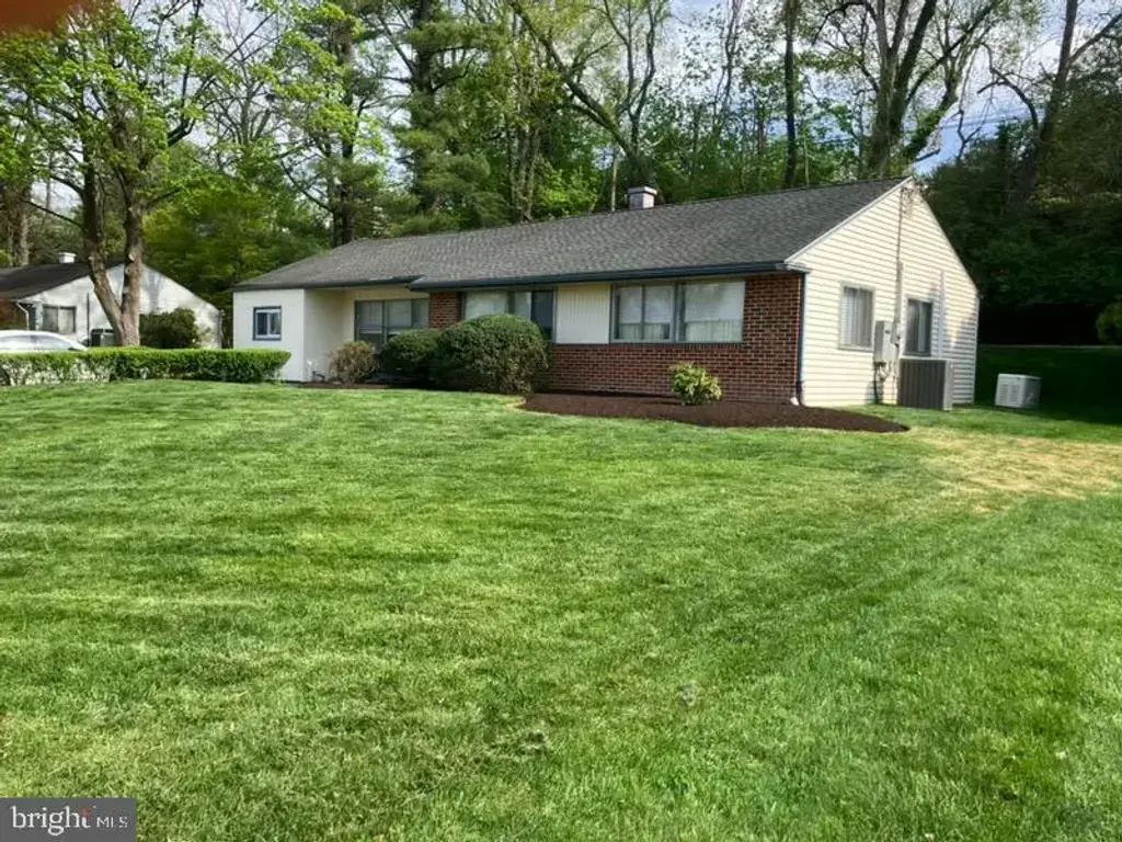 1404 Stotesbury, GLENSIDE