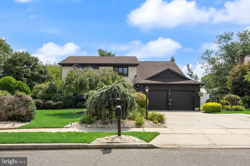 5 Chateau Dr, CHERRY HILL