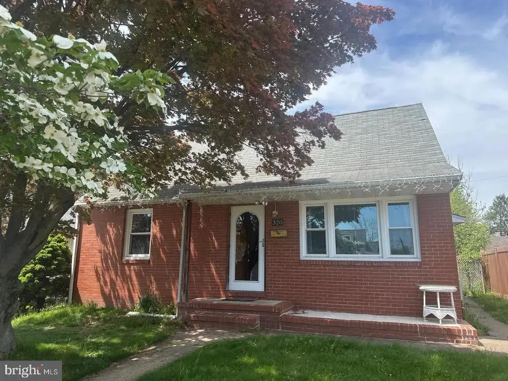 320 Barclay Ave, MORRISVILLE