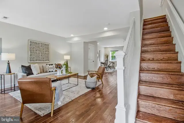 1344 Levis St Ne, Washington
