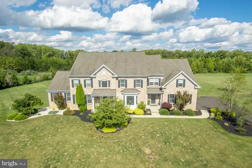 392 Old York Rd, HAMILTON