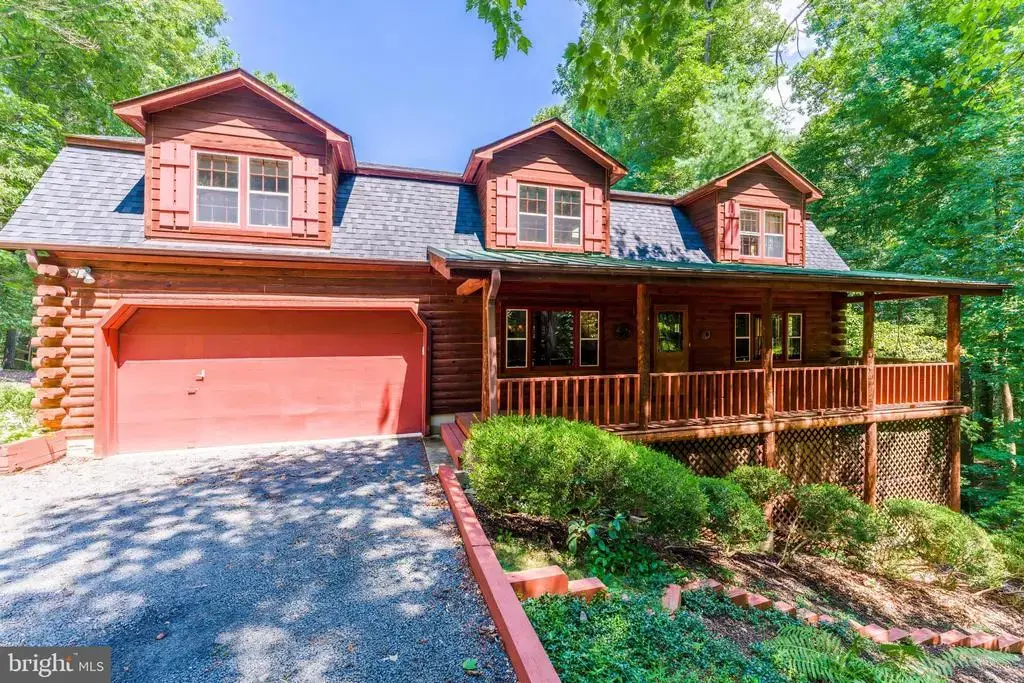 10898 Woodleaf Ln, GREAT FALLS