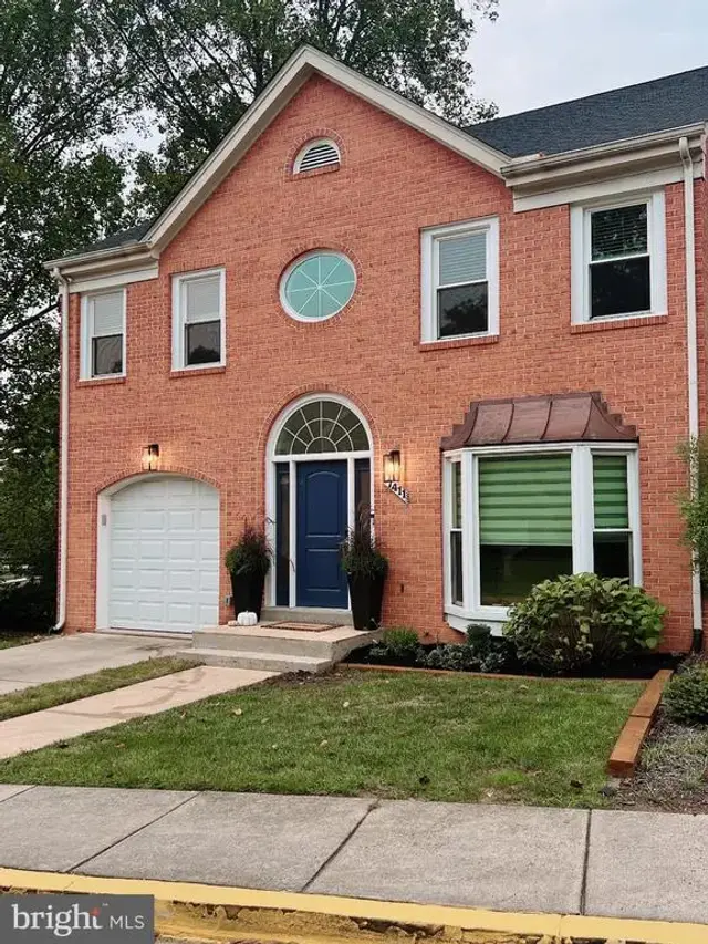 7411 Crestberry Ln, Bethesda