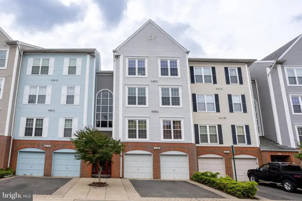 279 S Pickett #301, ALEXANDRIA
