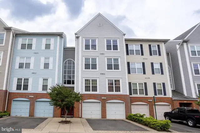 279 S Pickett #301, Alexandria
