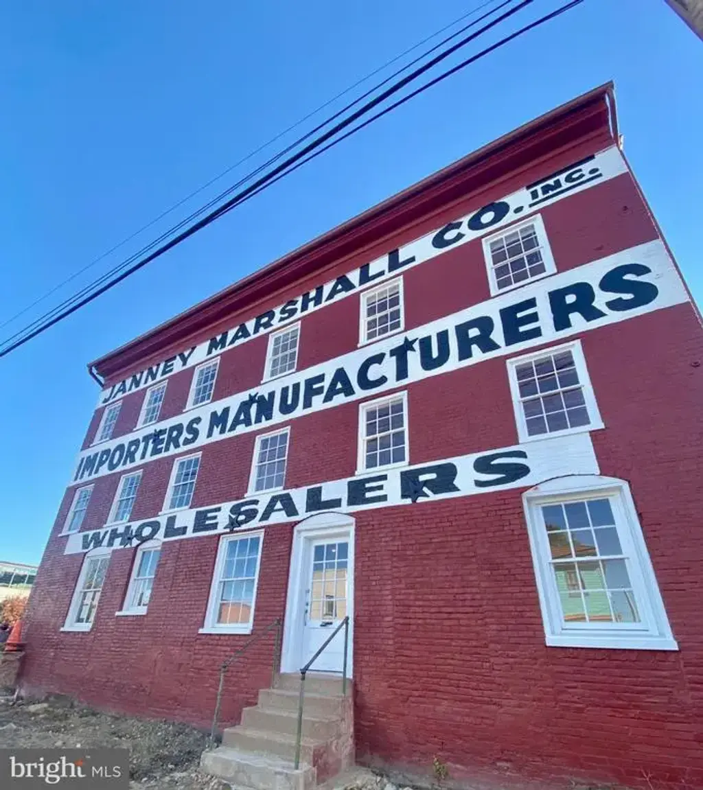 401 Princess Anne St #301, FREDERICKSBURG
