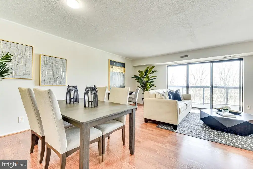 8370 Greensboro Dr #516, MCLEAN