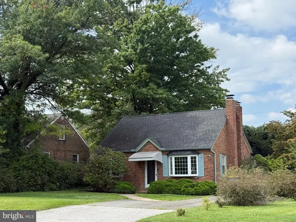 172 Edgewood Rd, YORK