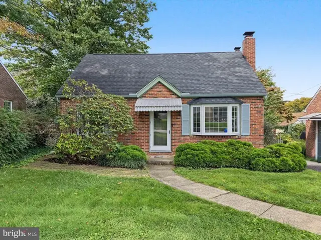 172 Edgewood Rd, York