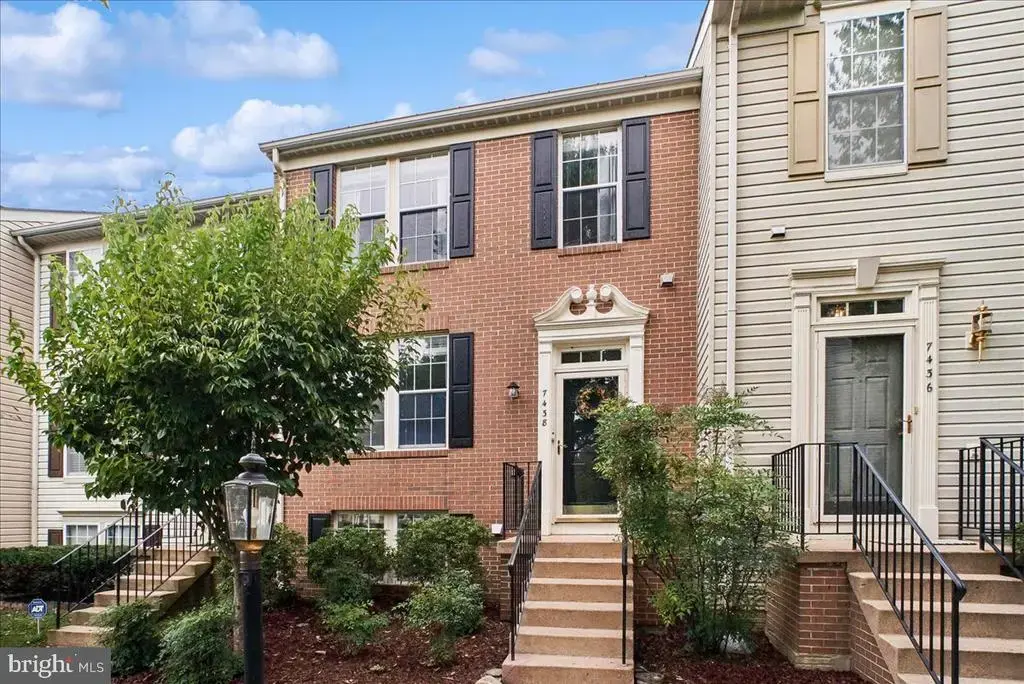 7438 Gadsby Sq, ALEXANDRIA