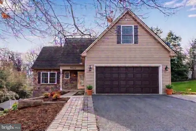 5022 Turtle Ln, Mechanicsburg