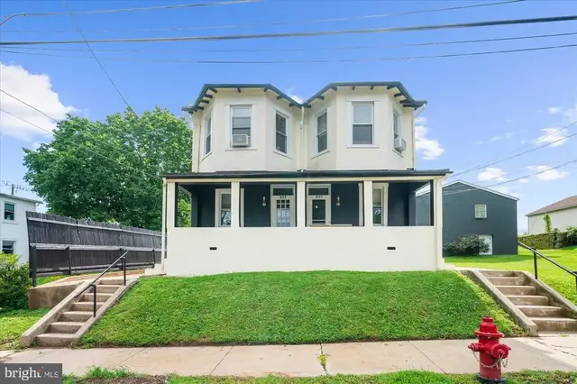 825 Maple Ave, Phoenixville