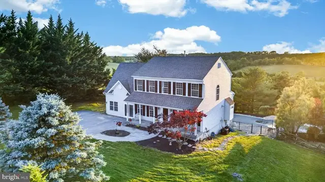 8840 Mapleville Rd, Mount Airy
