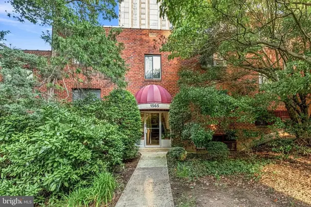 1565 N Colonial Ter #204-z, Arlington