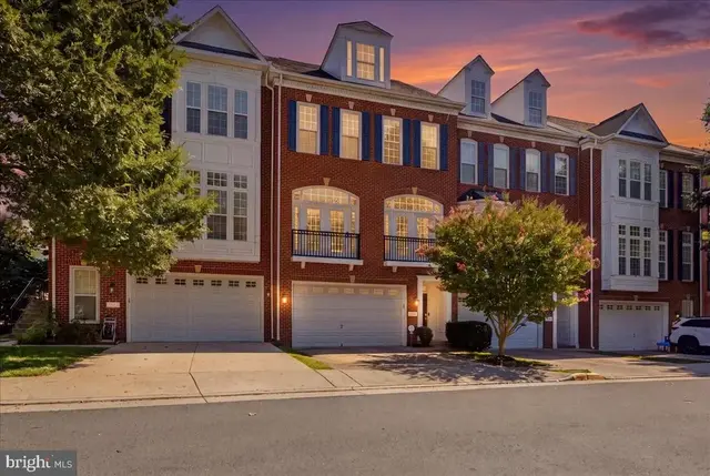 4363 Patriot Park Ct, Fairfax