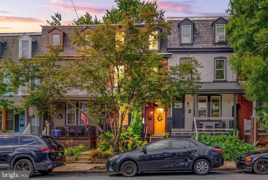 582 N Plum St, LANCASTER