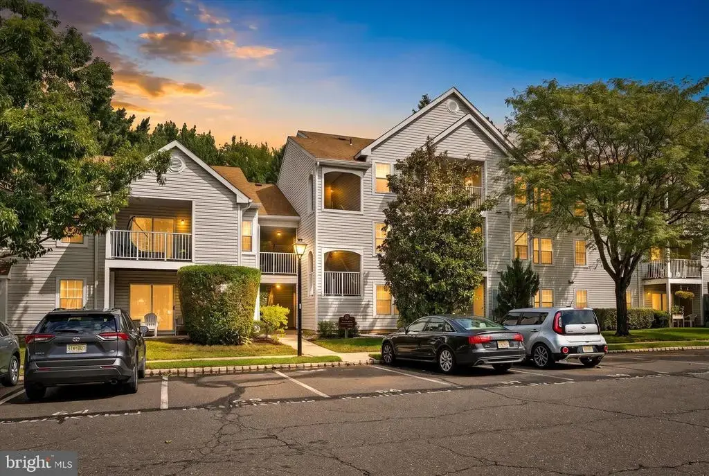 411 Walden Cir, ROBBINSVILLE