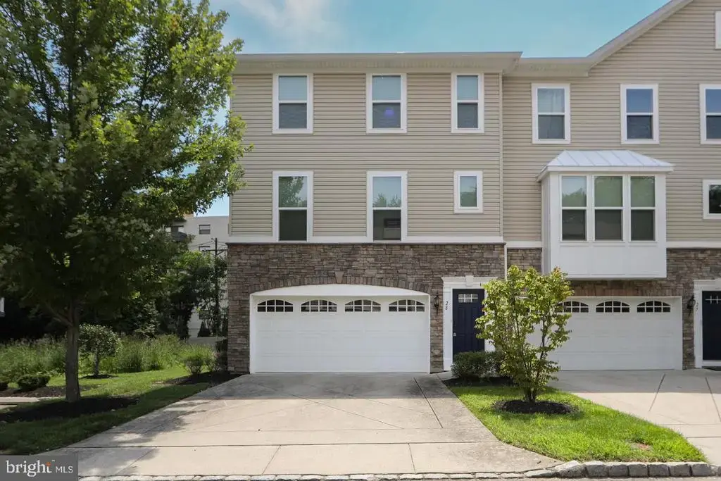 28 Regency Ct, CHERRY HILL
