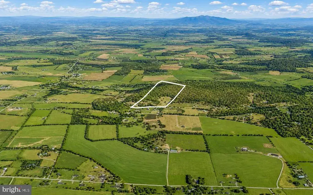 Round Hill School Rd, FORT DEFIANCE