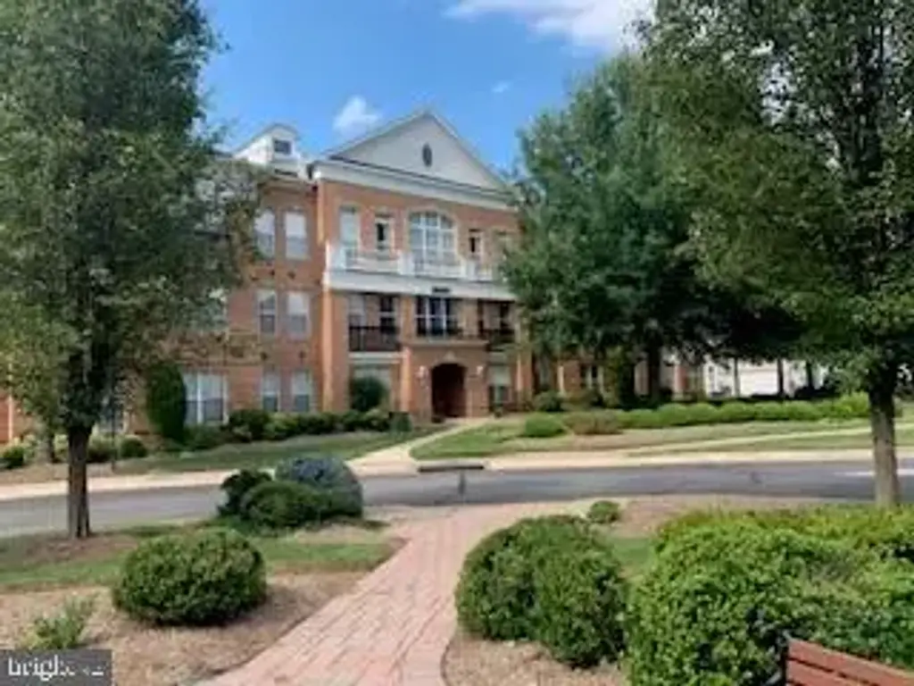 8600 Liberty Trl #204, MANASSAS