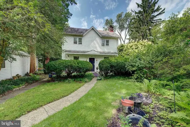 37 E Mermaid Ln, Philadelphia