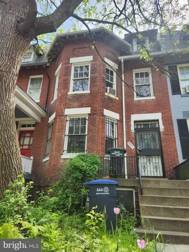 621 Lexington Pl Ne, Washington