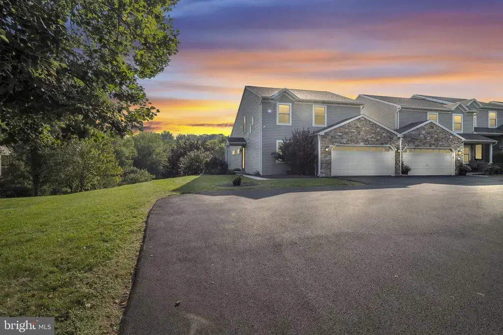 1222 Bent Creek Blvd, MECHANICSBURG