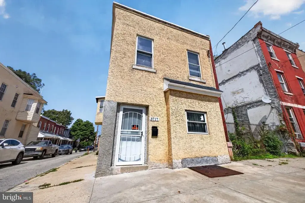 3717 Fairmount Ave, PHILADELPHIA