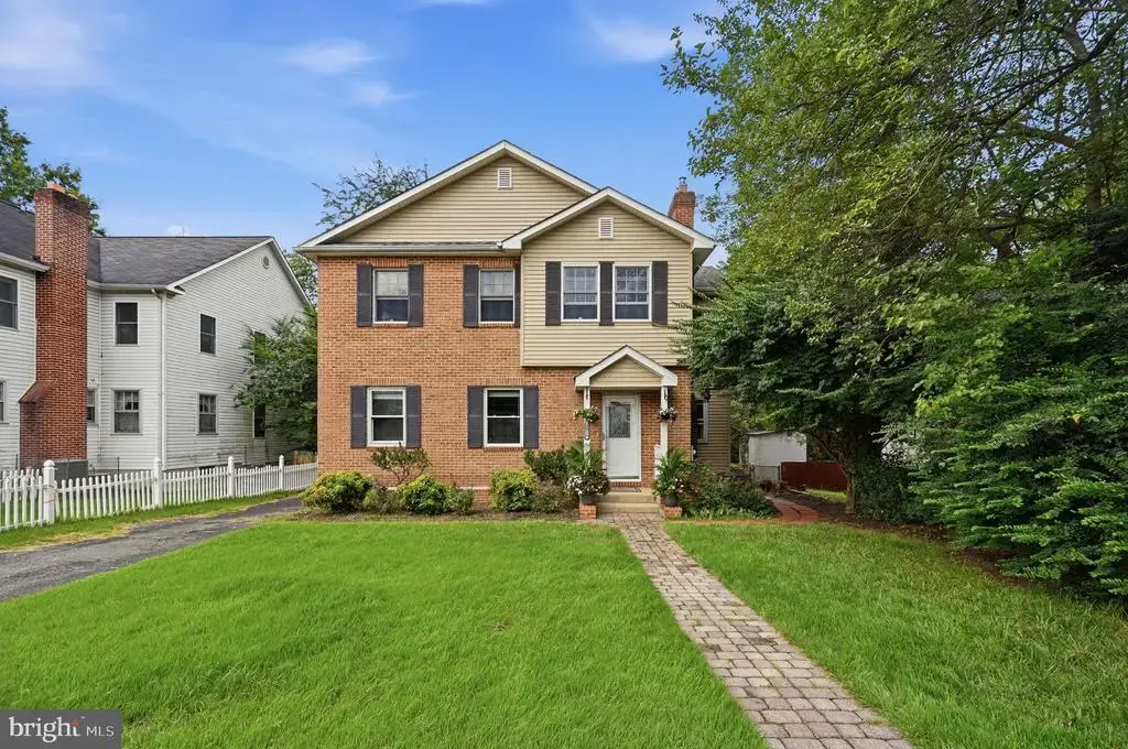 2918 Monroe Pl, FALLS CHURCH