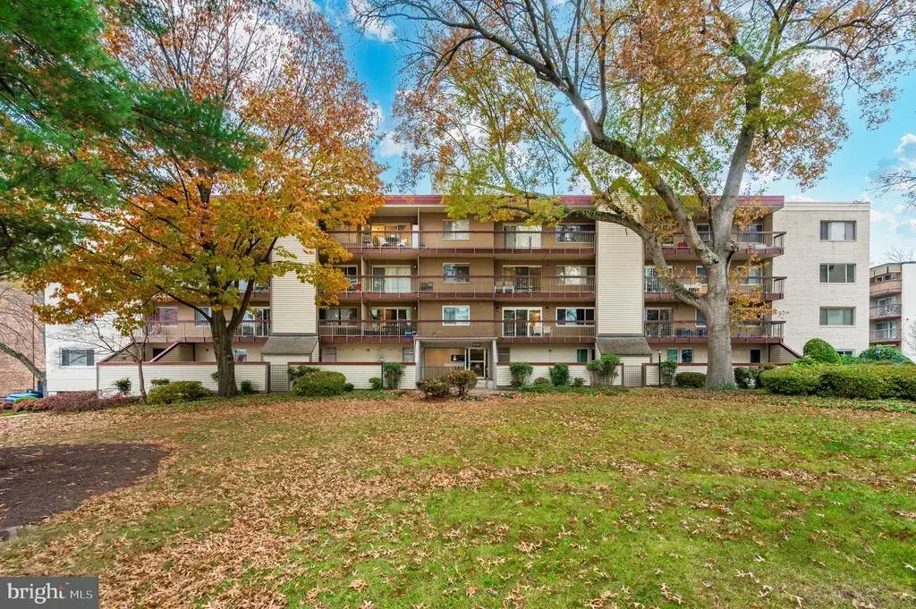 10300 Westlake Dr #p67, BETHESDA