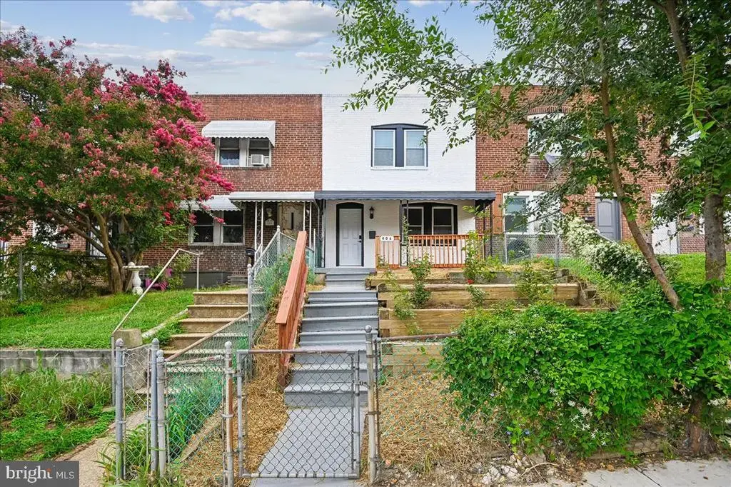 806 Stoll St, BALTIMORE