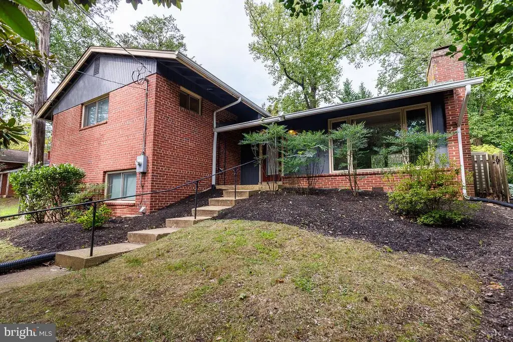 2665 Military Rd, ARLINGTON