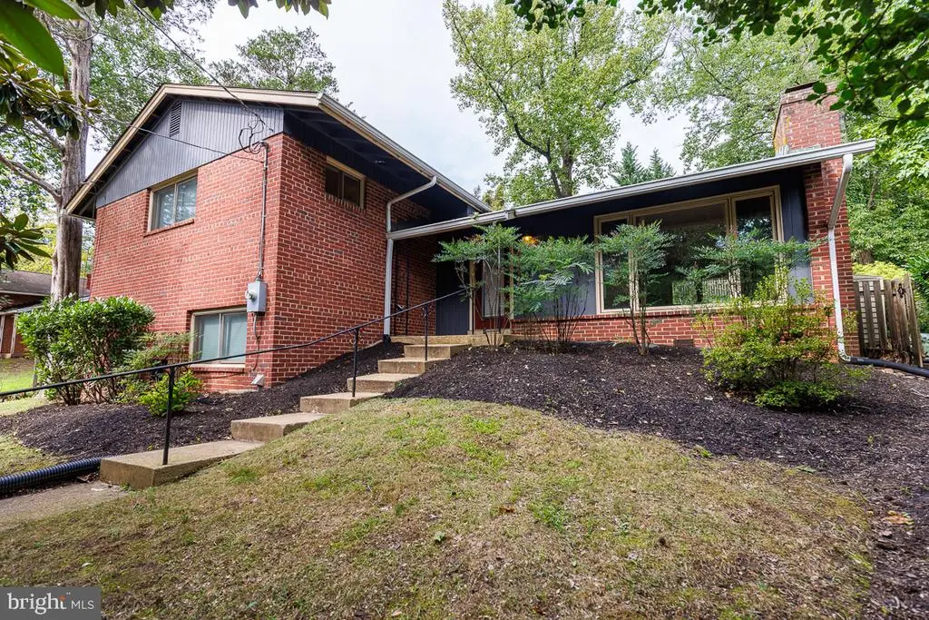 2665 Military Rd, ARLINGTON