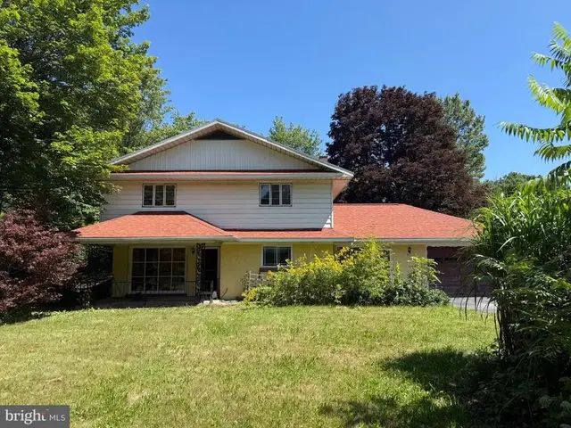 210 E Olive St, Snow Shoe