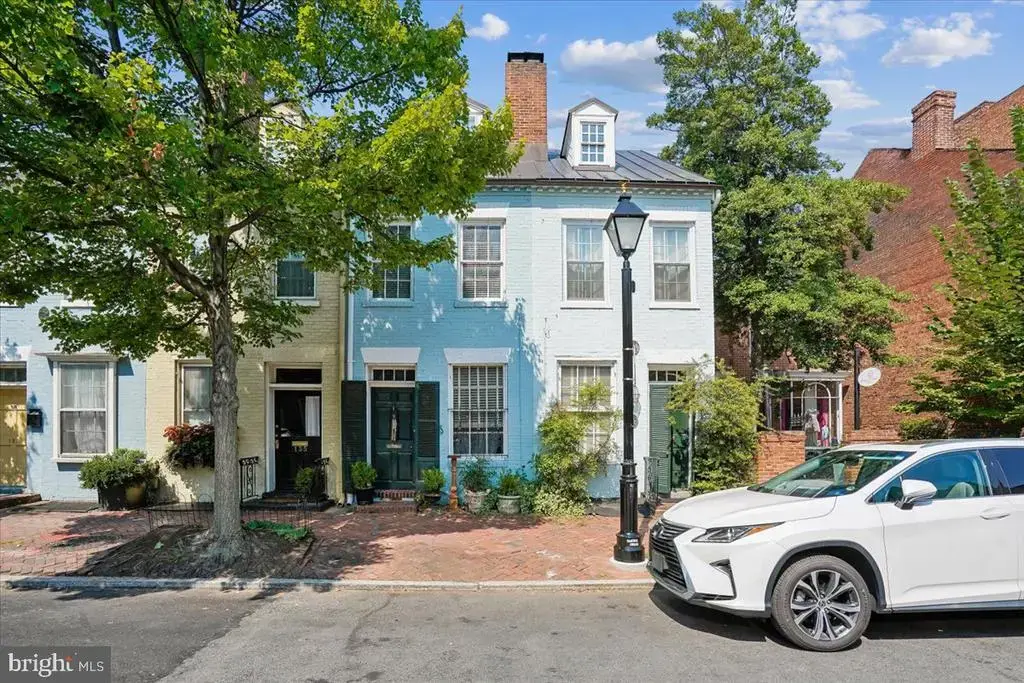 133 S Fairfax St, ALEXANDRIA
