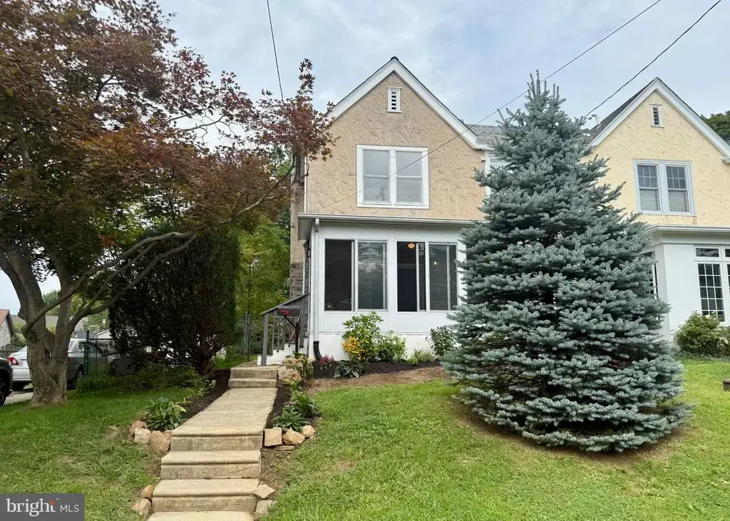 284 S Devon Ave, WAYNE