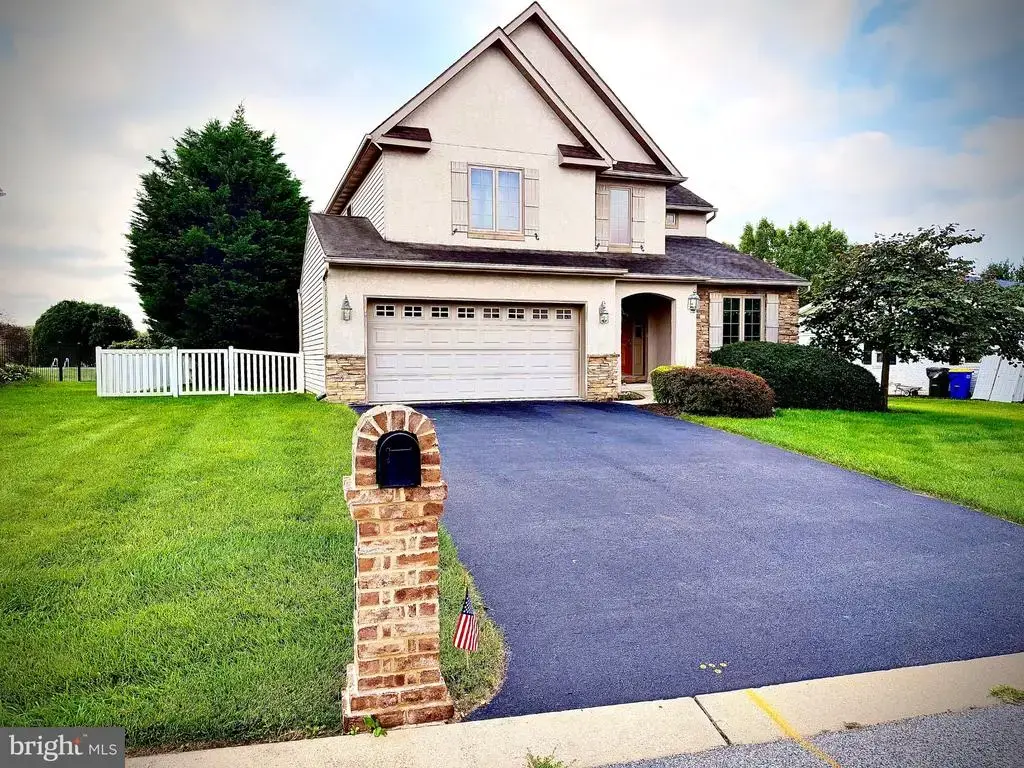 891 Solarlight Dr, YORK