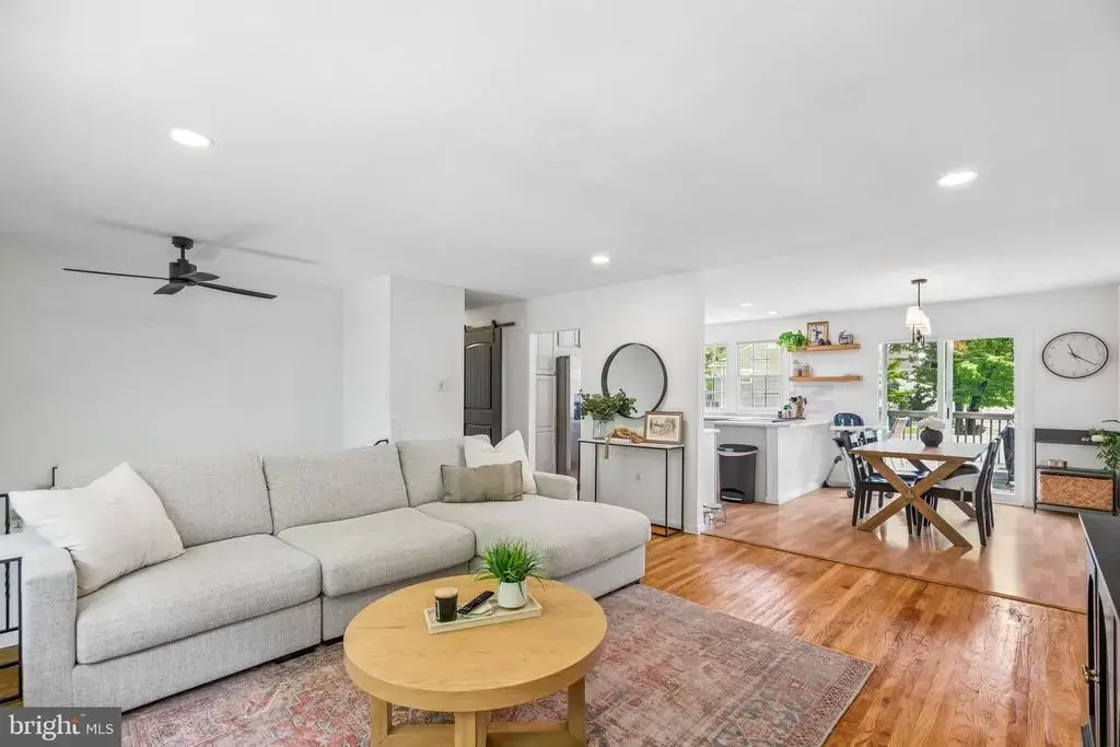 225 Academy Ave, WOODBURY HEIGHTS