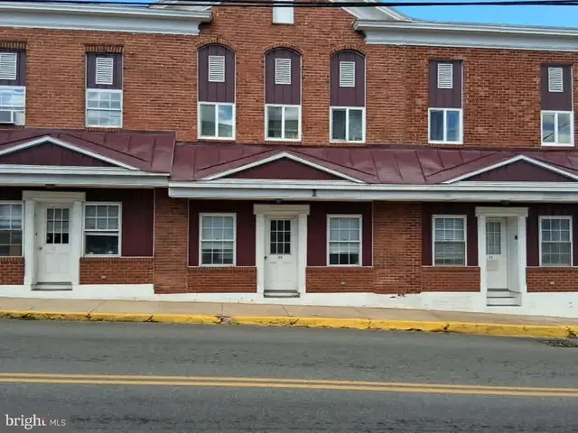 307 E Main St #d2, Stanley