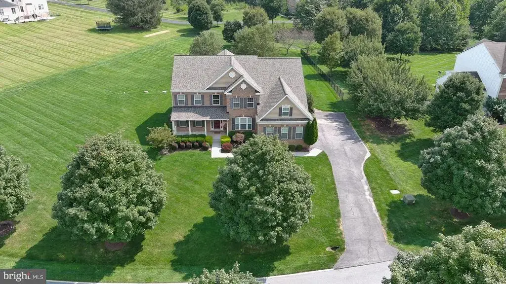 2807 Bridalwreath, WOODBINE