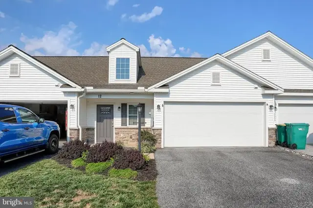 12 Group Court Ct, Mount Holly Springs