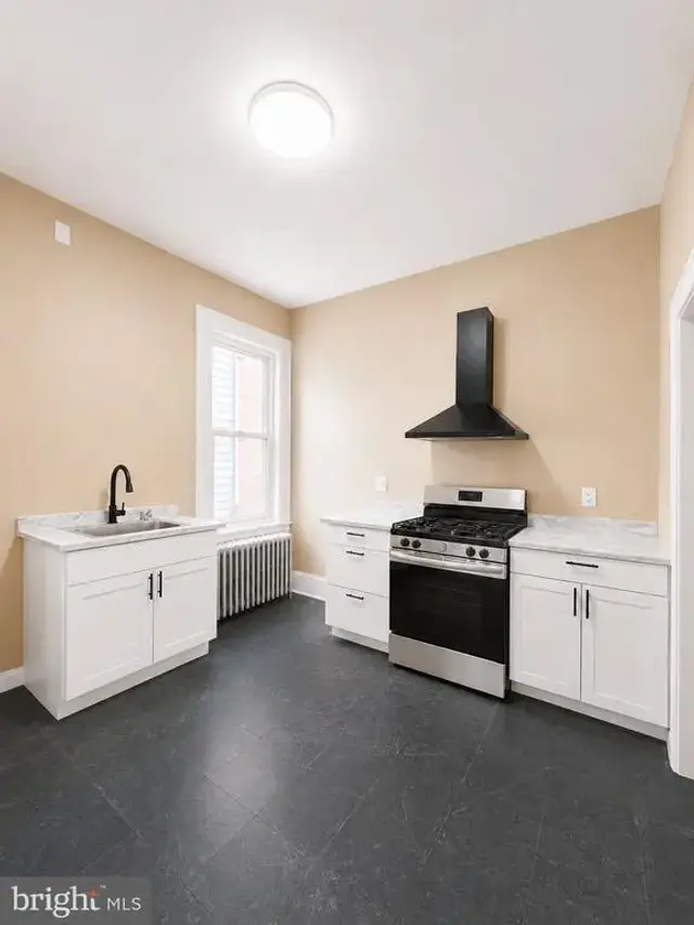 4210 W Girard Ave, Philadelphia