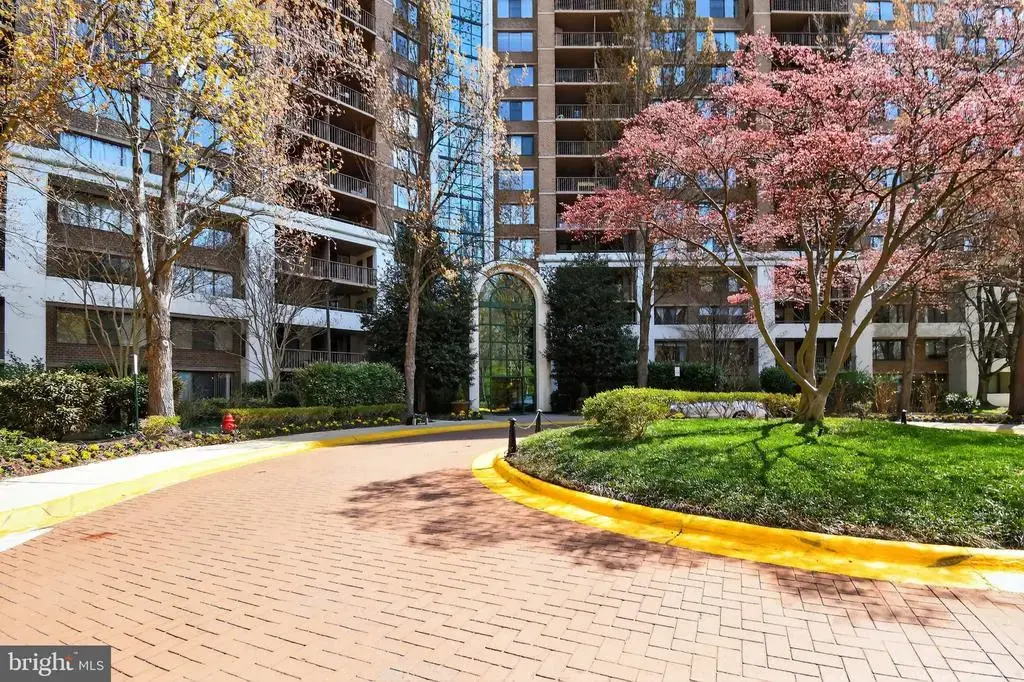 10101 Grosvenor Pl #701, ROCKVILLE