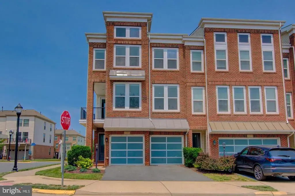 42262 Knotty Oak Terrace, BRAMBLETON