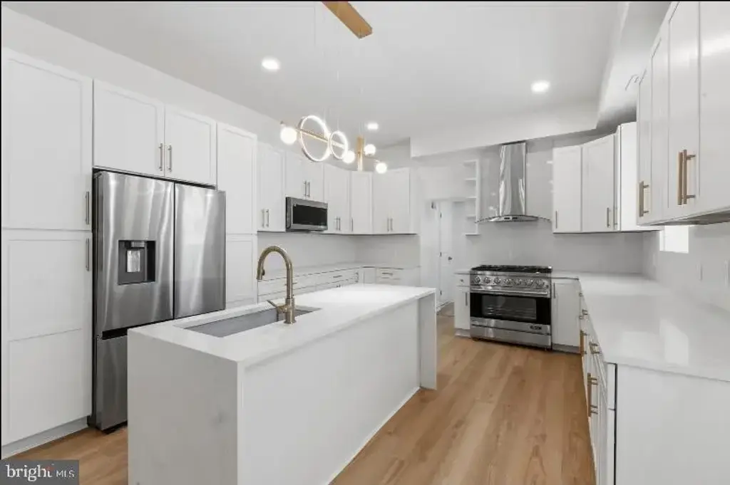 83 W Sharpnack St, PHILADELPHIA