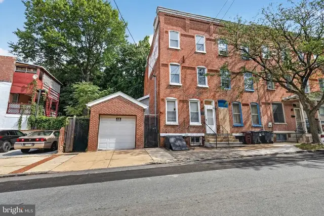 617 W 9th St, Wilmington
