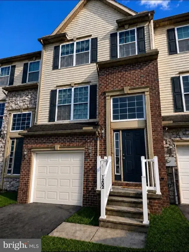 1202 Knob Run, York