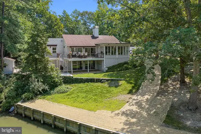 30 Golf Ln, Weems