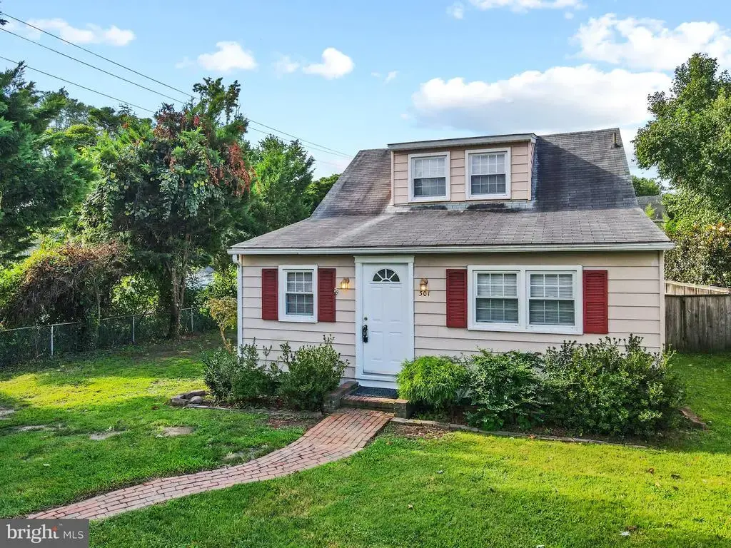 301 Lakeview Ave, EDGEWATER