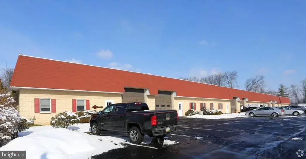 34 Commerce Dr, WARMINSTER